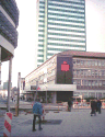 EU/D/NRW/HA/Hagen/Friedrich-Ebert-Platz/Sparkassenhochhaus/Dero_20021102_1530_Sparkasse_mit_Arbeitsamt_im Hintergrund